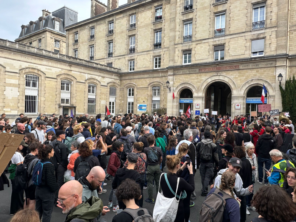 10 septembre Bloquons tout hôpital Tenon Paris