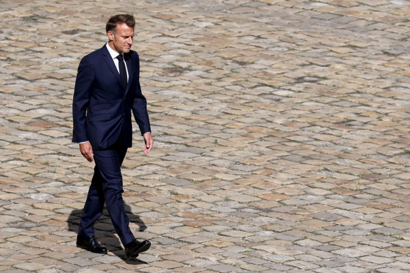 Après la chute de Bayrou, le mur Emmanuel Macron face au désordre de la gauche