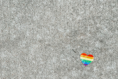 Homophobie : une directrice d’école, Caroline Grandjean, se suicide