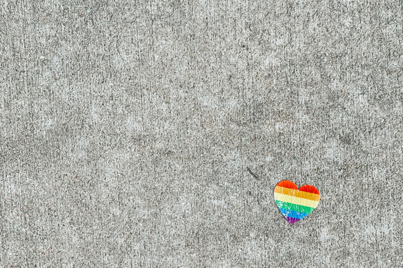 Homophobie : une directrice d’école, Caroline Grandjean, se suicide