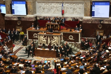 La censure s'éloigne, Lecornu blanchi