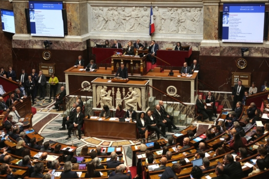 À l’Assemblée, Sébastien Lecornu gagne du temps grâce aux socialistes