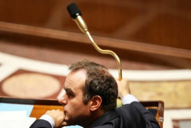 Lecornu II sauvé, le PS piégé