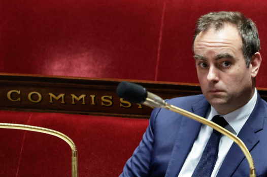 Face à Sébastien Lecornu, les gauches cherchent le chemin de la censure
