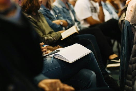 « Les associations permettent des espaces démocratiques alternatifs aux élections »