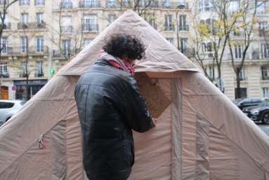 « J’arrêterai ma grève de la faim le jour où j’aurai un titre de séjour »
