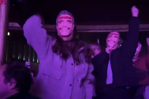 Le « sales connes » qui cache la forêt