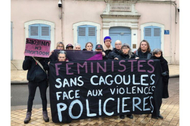 12 femmes en colère contre la police