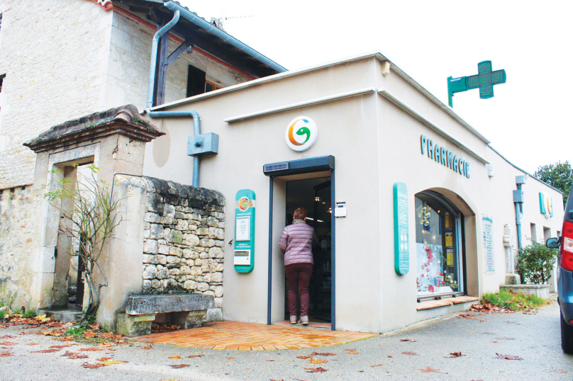 Dans les territoires ruraux, les croix vertes des pharmacies s’éteignent l’une après l’autre