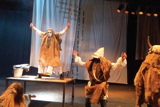 « Rien de plus qu&rsquo;un peu de moelle » : rire et résister avec Rabelais