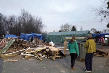 À Ouistreham, des citoyens face au « non-accueil » des migrants