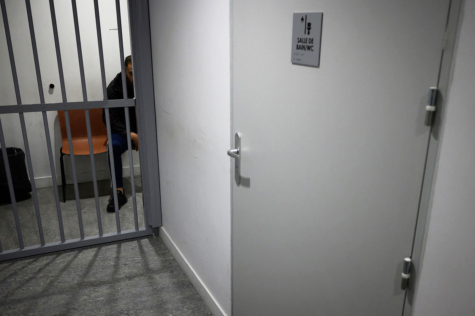 Comment l’État systématise la sécurité privée dans les CRA