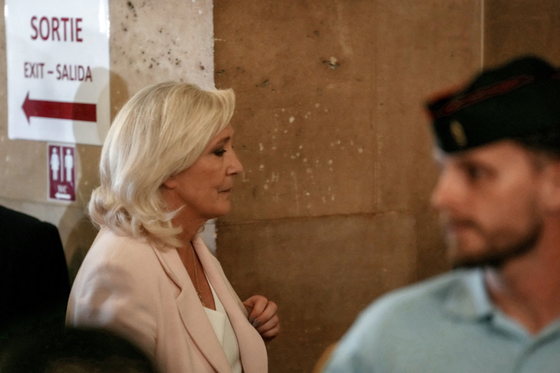 Marine Le Pen et le piège du bracelet