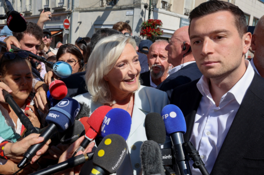 Marine Le Pen : à peine condamnée, déjà en campagne  