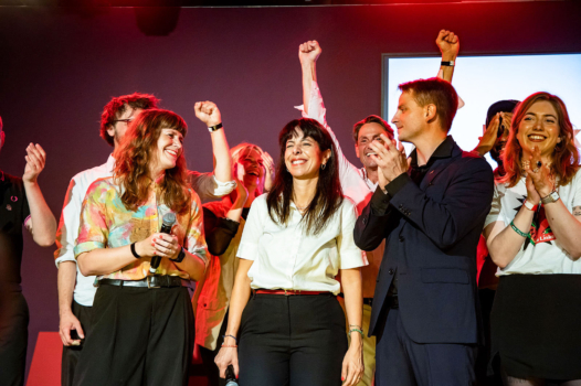 Élections : à Berlin, « l’amour et la justice ont triomphé de la haine » 