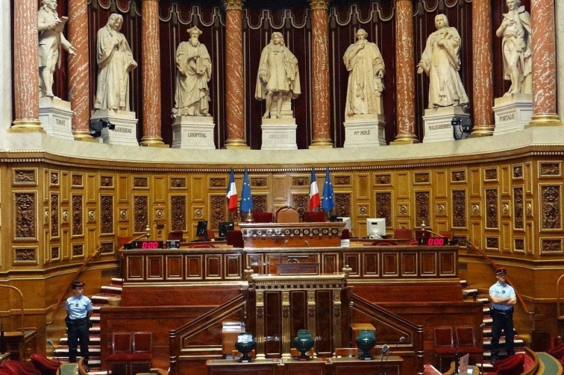 Sénatoriales : face à la percée de l’extrême droite, les gauches perdent quelques plumes