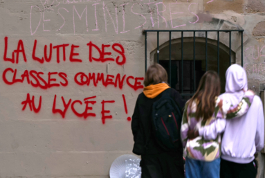 « Tasty crousty antifascisti » : les lycéen·nes bousculent le pays