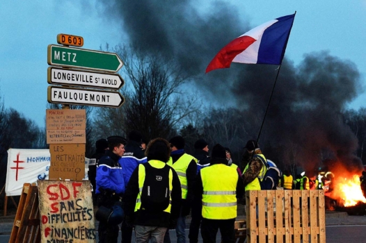 À Saint-Avold, les gilets jaunes reprennent le rond-point